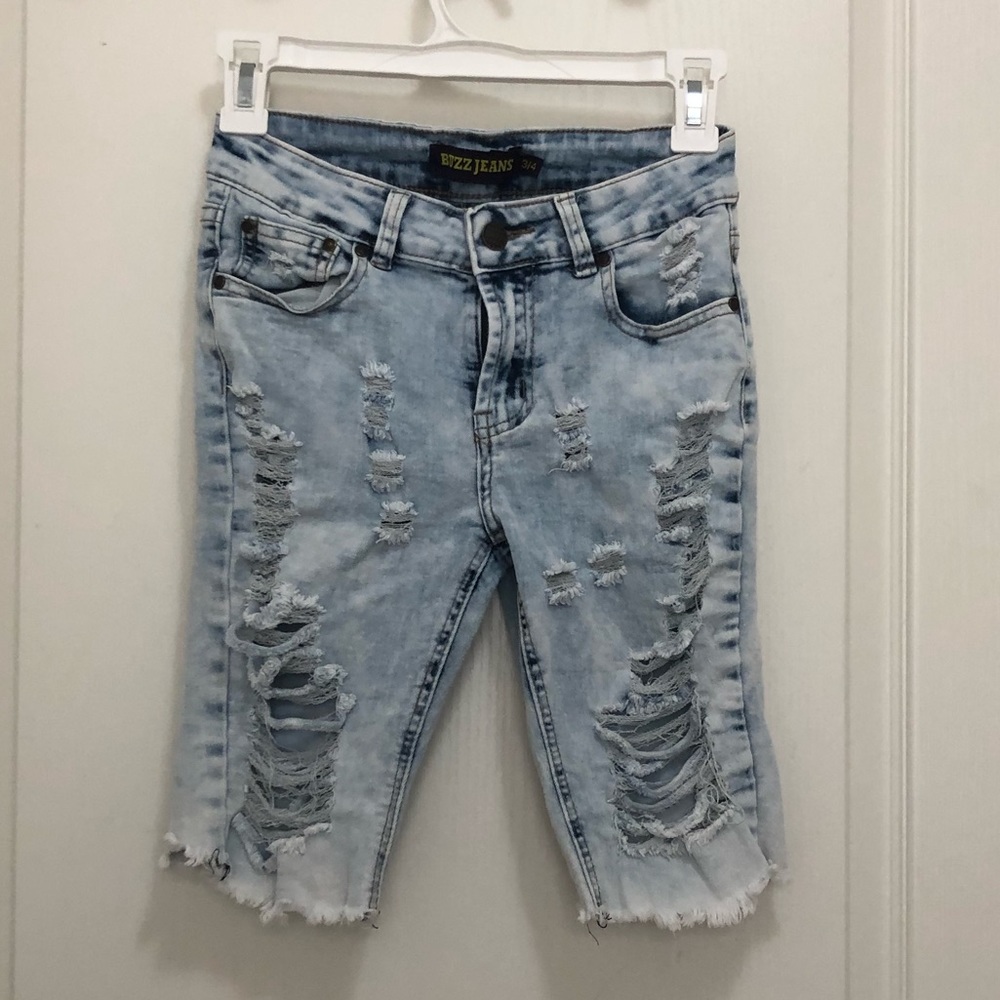 Short ripped jeans for girls